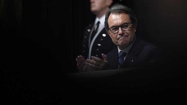 El Gobierno, atento a la «letra» del decreto que firmará Mas