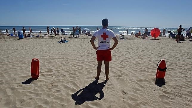 Cruz Roja realiza 40.000 atenciones en 344 playas en lo que va de verano