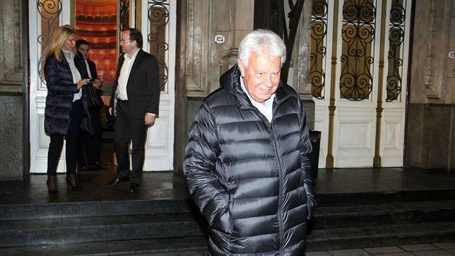 La intensa gira vacacional de Felipe González por Argentina