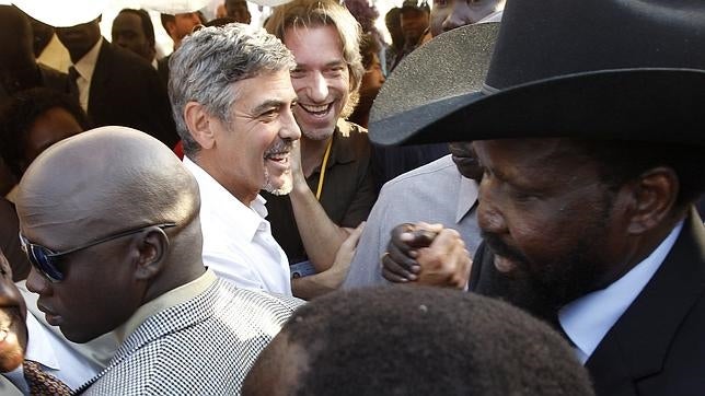 No te engañes, George Clooney o cualquier otro actor no van a acabar con las guerras de África