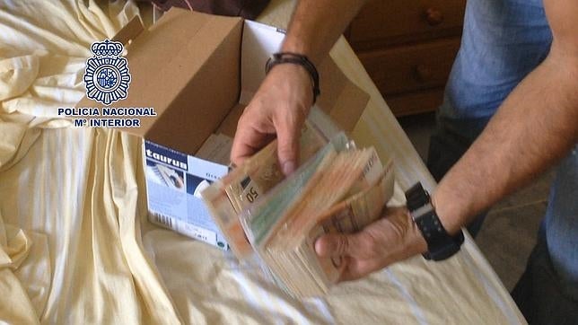 Detenidas cinco personas por estafar miles de euros con el alquiler de villas de lujo en Marbella