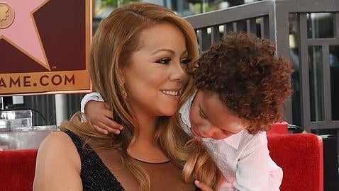 El pequeño Moroccan no se separó de su madre durante el posado de fotos