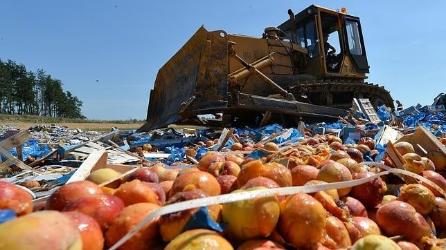 Los rusos rechazan la destrucción masiva de alimentos occidentales decretada por Putin