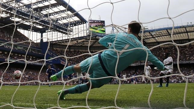 El Chelsea comienza con tropiezo ante el Swansea