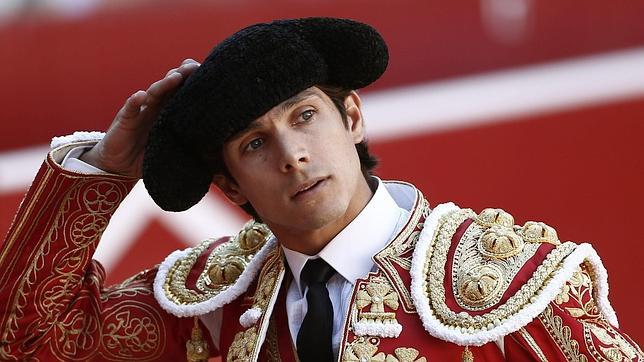 Sebastián Castella se gana la puerta grande de Gijón con el toro «Cocaína»