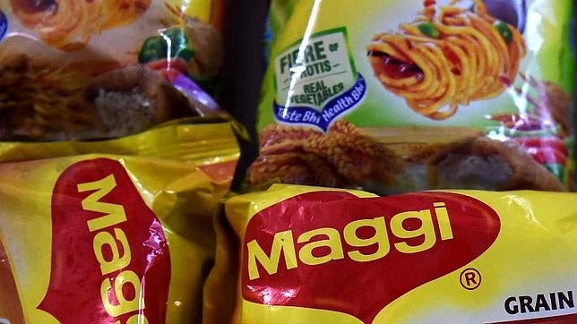 India reclama 100 millones de dólares a Nestlé por el plomo de sus noodles Maggi