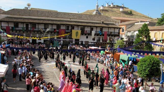 Representación histórica teatralizada durante Consuegra Medieval