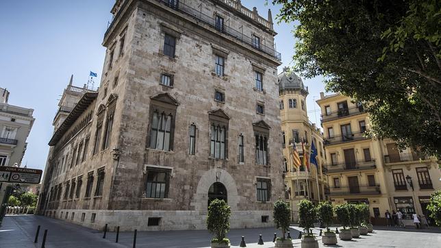 El Consell tiene todavía a más de 60 funcionarios sin destino en su casa