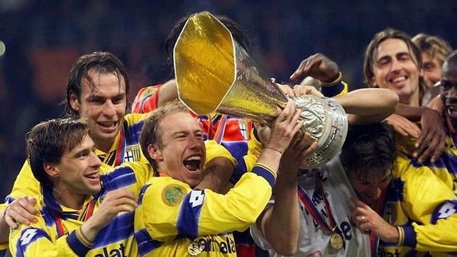 El Parma subasta todos sus trofeos ante la necesidad de recaudar dinero