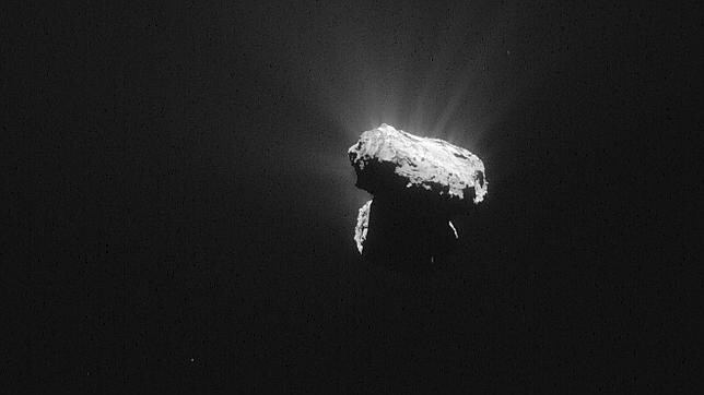 El calor aumenta la evaporación del hielo y del dióxido de carbono que rodean al cometa,  lo que puede permitir a la sonda europea analizar moléculas nunca vistas