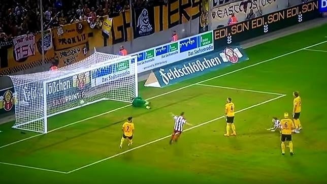 El «escorpión» de Higuita para marcar un golazo