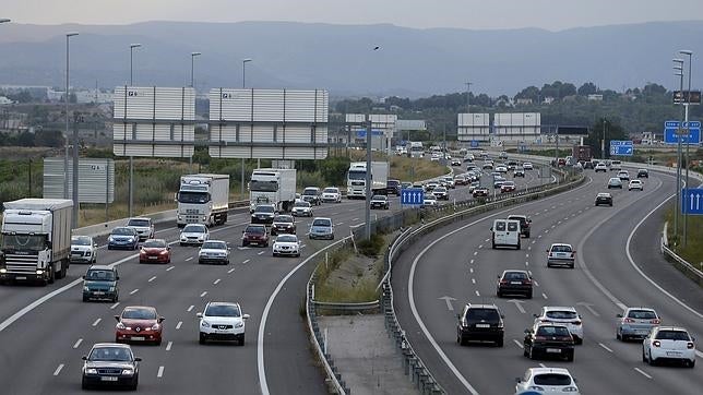 Las carreteras se cobran doce vidas en la operación Virgen de Agosto