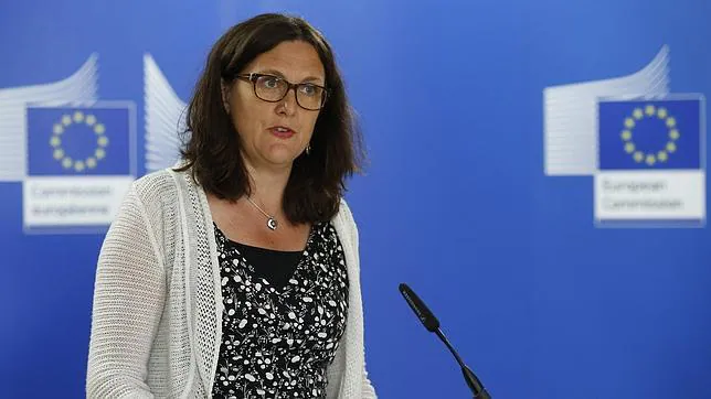 La comisaria europea de Comercio, Cecilia Malmström, durante una rueda de prensa