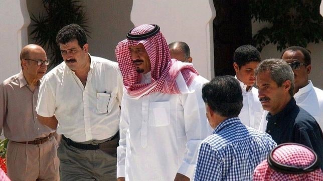 El rey de Arabia Saudí, 800 habitaciones de lujo y 200 limusinas