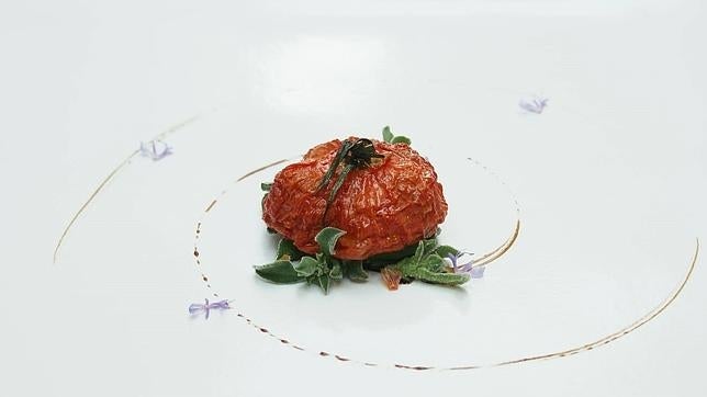 Tomate pasificado, hierba del rocío y aceite de enebro, la Casona del Judío.