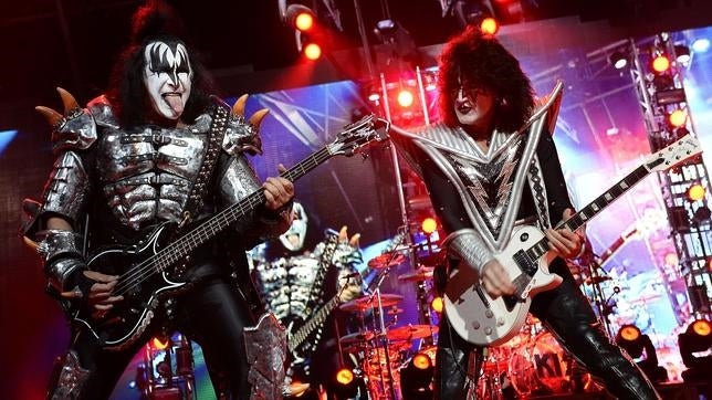 La policía registra la casa de Gene Simmons, de Kiss, en busca de porno infantil