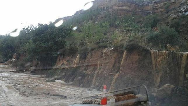 Un gran tormenta aisla un centro de salud y corta la N-420 en el Rincón de Ademuz