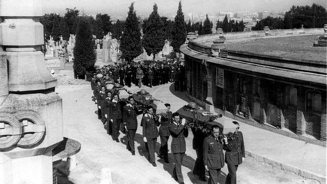 Nazis, mártires del franquismo o héroes de Cuba: el rastro bélico de La Almudena