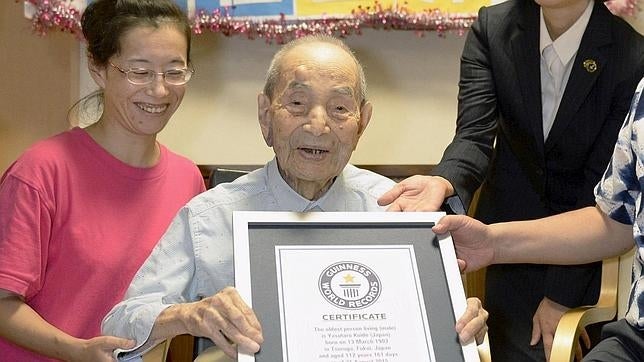 Un japonés de 112 años es reconocido como el hombre más longevo del mundo