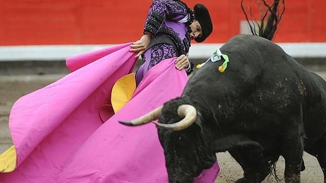 Directo: soberbia faena de un gran Juli, al que el presidente le roba la segunda oreja