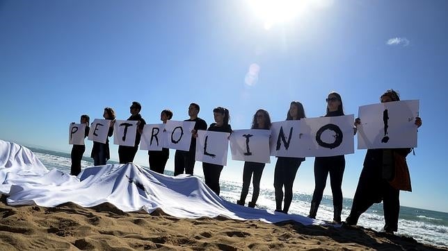 Colectivos antipetrolíferos piden un Mediterráneo libre de prospecciones