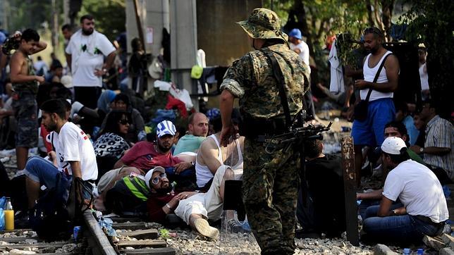 La Policía macedonia emplea gases lacrimógenos contra inmigrantes en la frontera