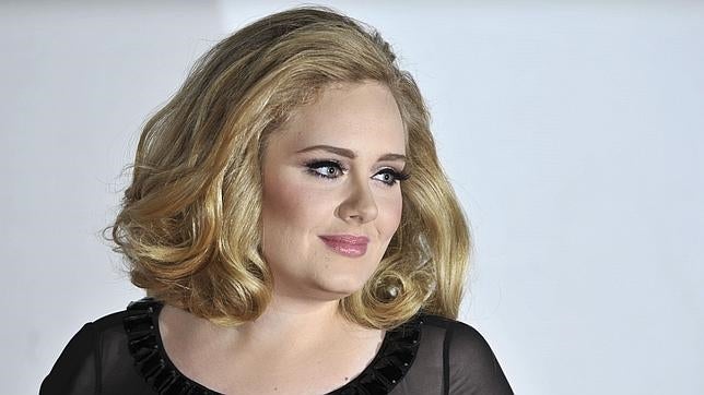 Adele lanzará nuevo disco en noviembre