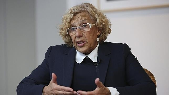 Carmena adelanta su regreso y justifica sus días libres como «derechos laborales logrados por luchas sindicales»