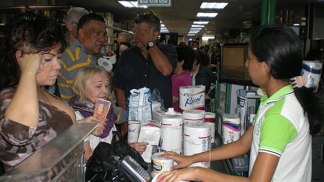 Una mujer muere aplastada en una cola en un supermercado de Venezuela