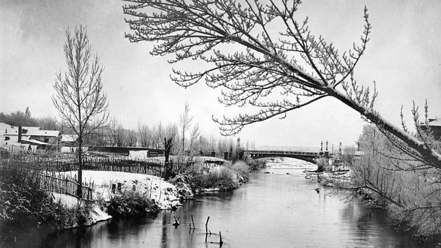 El Manzanares, «el mejor río del mundo» por ser el único «navegable a caballo»