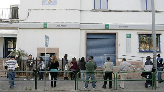 Más trabajos, pero con tres contratos de media al año en Córdoba