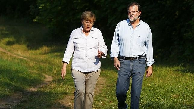 Merkel recibe a Rajoy en el castillo de Meseberg para su cumbre bilateral