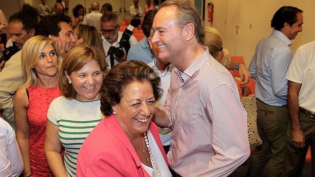 Imagen tomada en julio de Barberá y Fabra junto a la nueva presidenta del PPCV