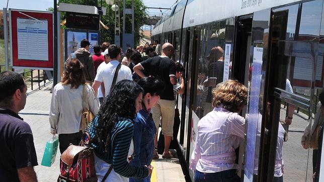 El metro y el tranvía de Valencia recuperan los horarios habituales