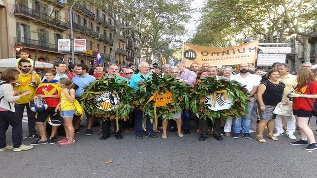 Una entidad valenciana subvencionada por Artur Mas fleta autobuses para la Diada