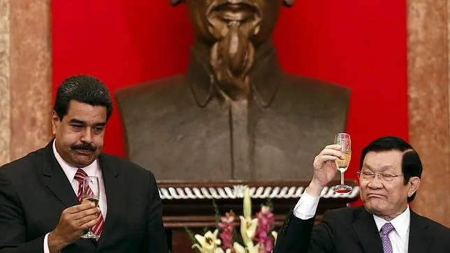 Nicolás Maduro y su homólogo vietnamita, Truong Tan Sang, este lunes en Hanoi