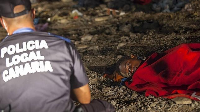 El Cabildo de Tenerife, sobre los refugiados: «Pretender que demos solución a esto es un poco absurdo, un poco loco»