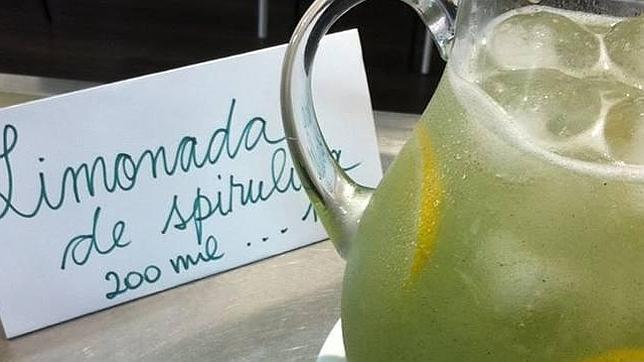 Limonada de spirulina