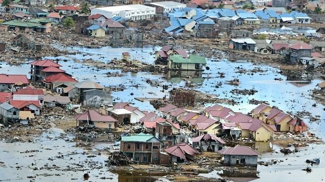 La catástrofe tras el tsunami que inundó Indonesia en 2004
