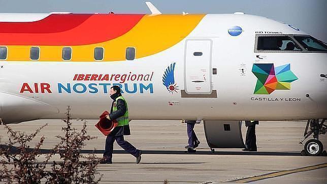 Air Nostrum busca en Sevilla tripulantes de cabina de pasajeros