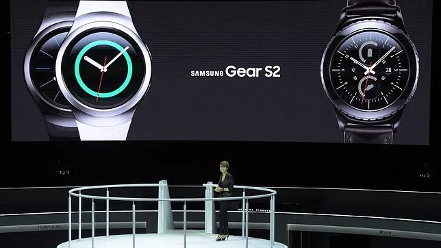Younhee Lee presenta el nuevo reloj Samsung SmartWatch Gear S2