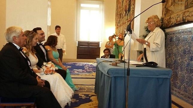 La primera boda de Manuela Carmena