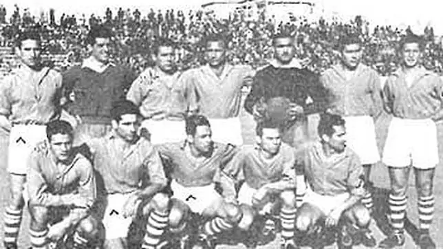 Formación del Melilla en la temporada 1950-51
