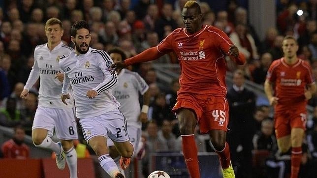 Ridículo ataque de Balotelli al Real Madrid