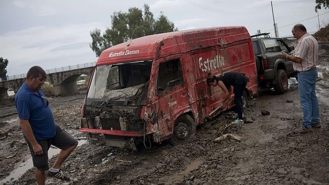 Dos personas mueren en Granada arrastradas por una riada