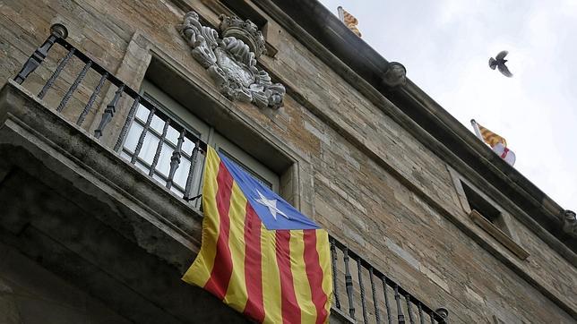 La Junta Electoral ordena retirar las banderas independentistas de Lérida