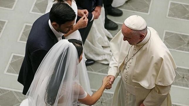 El Papa ordena que los procesos de nulidad matrimonial sean gratuitos y rápidos