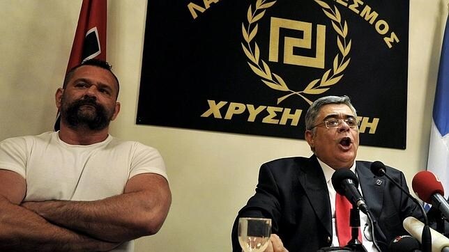 Mijaloliakos (d), líder del partido de extrema derecha griego Amanecer Dorado