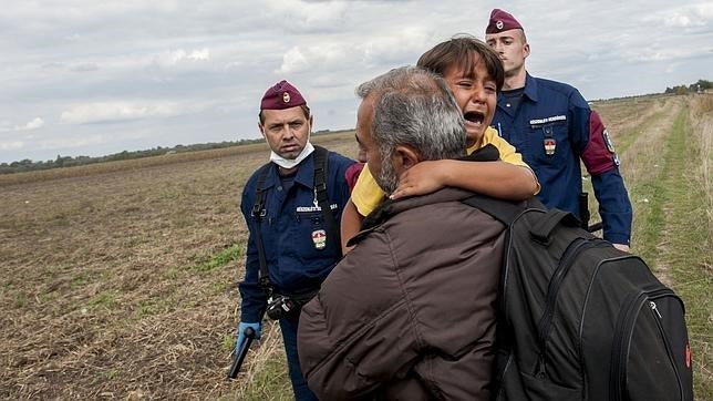 Petra Laszlo, la periodista que agredía a refugiados puede acabar en prisión