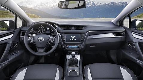 El nuevo Toyota Avensis ya está en los concesionarios